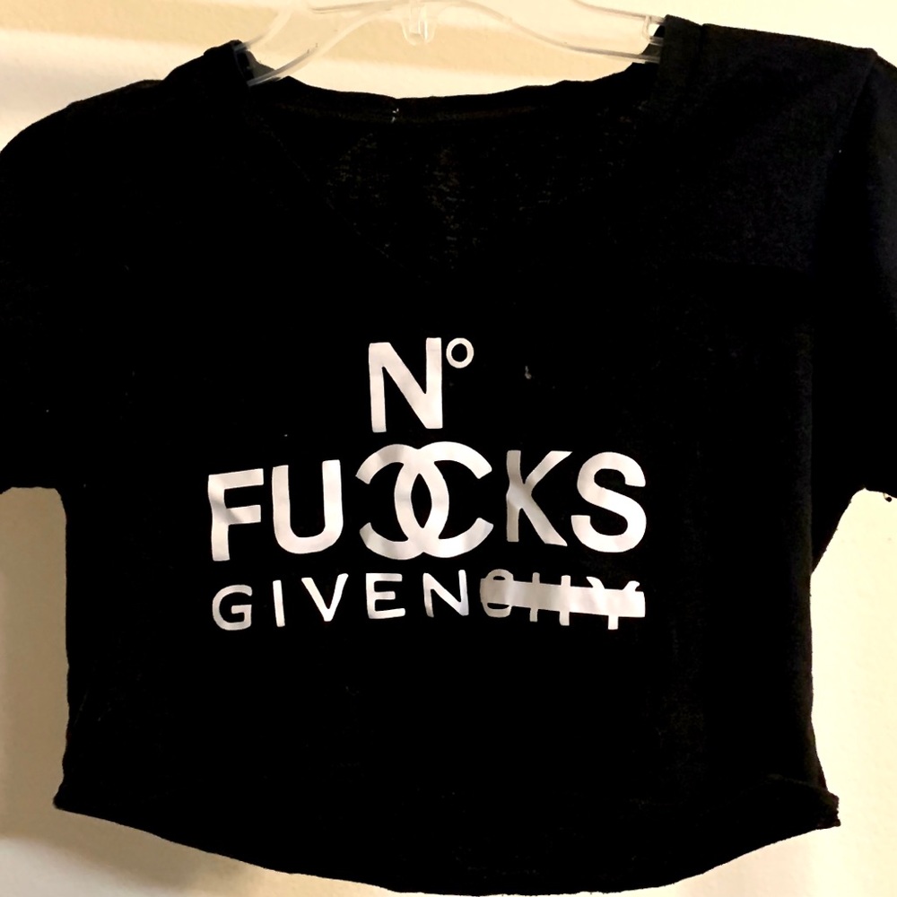 NO FUCKS GIVEN(CHY) TOP